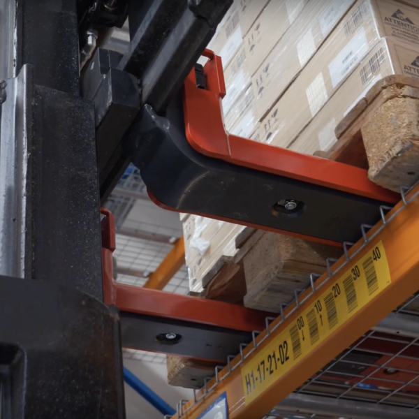 US-iF42 Class II “iForks” 42″ Wireless Forklift Scale (5,000 lb x 5 lb)