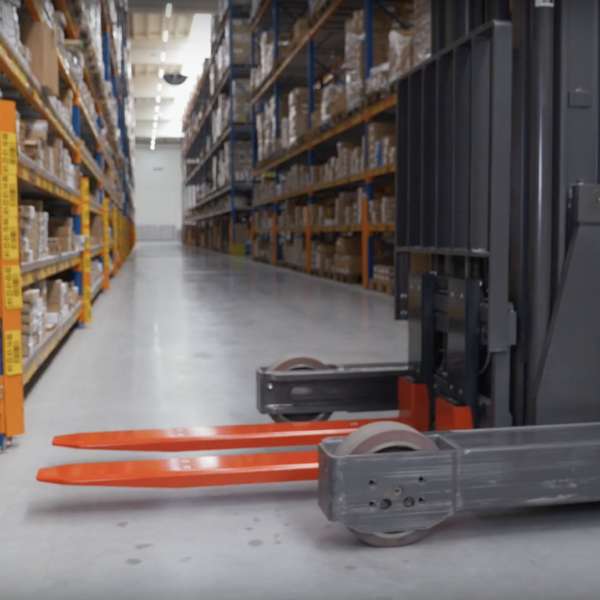 US-iF42 Class II “iForks” 42″ Wireless Forklift Scale (5,000 lb x 5 lb)