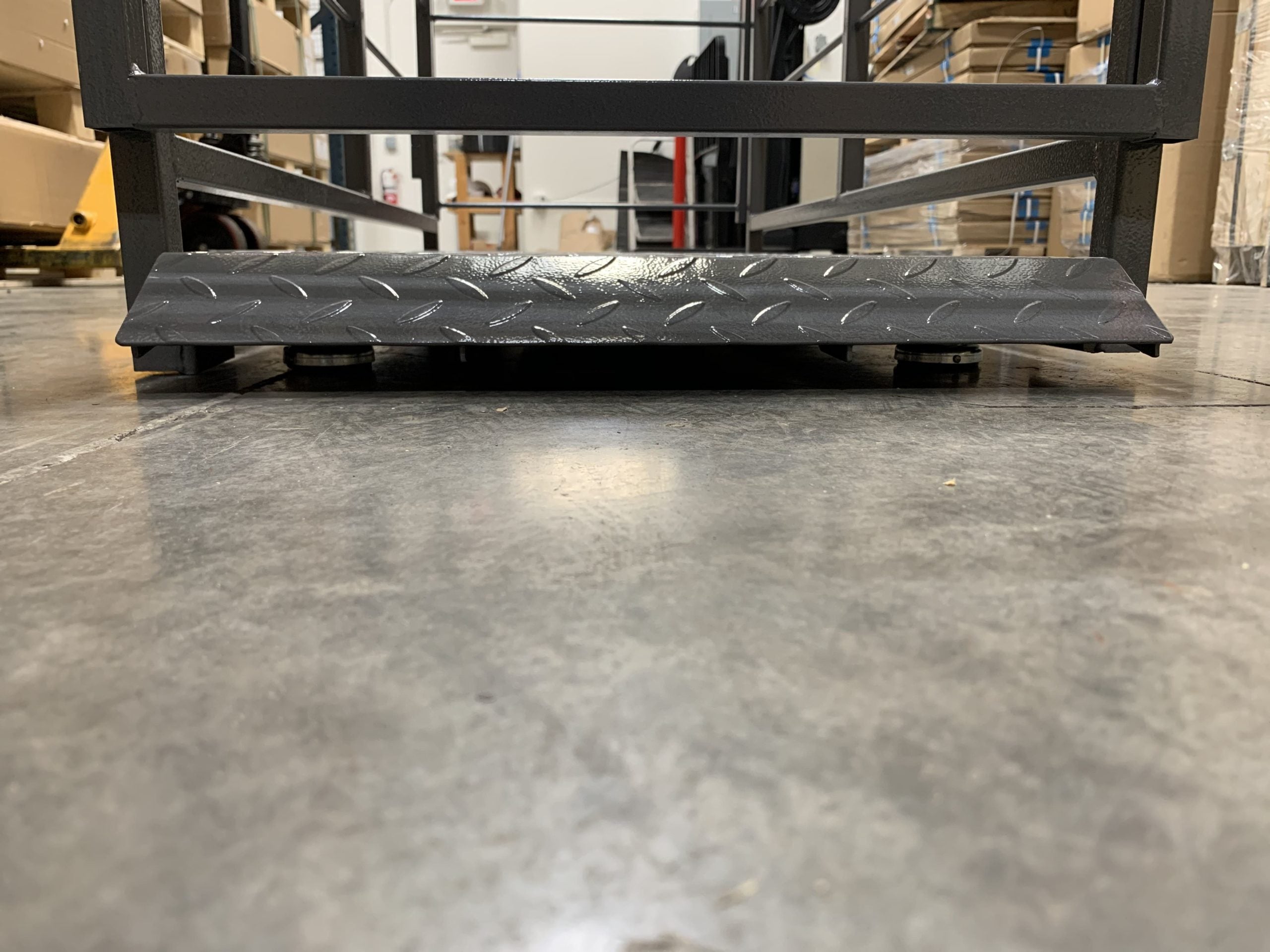 low profile entry ramp on livestock cage scale